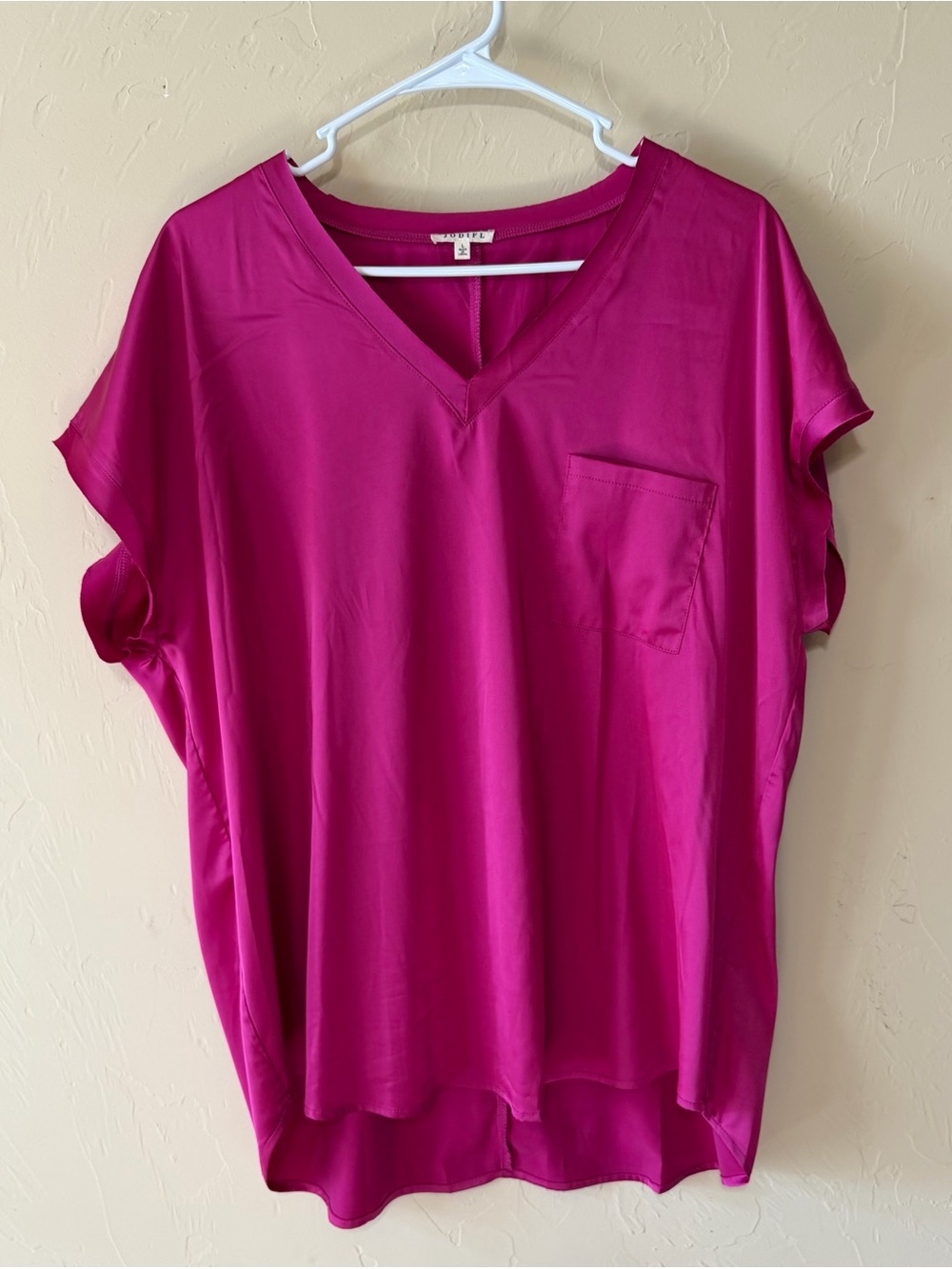 JODIFL Magenta V-Neck Short Sleeve Blouse